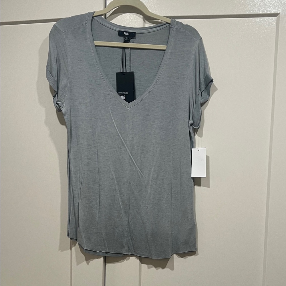 PAIGE Short-Sleeve V-Neck Tee in Light Gray/Green NWT Size L